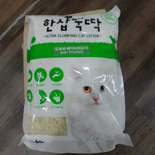 [펫토리아] BEST 고양이두부모래 6L 한삽뚝딱 — 4.67점을 준 리뷰어가 2019년 1월 올린 사용 사진