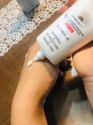 지고트 화이트닝 유브이 썬블럭 크림 70ml,1+1 — 5점을 준 리뷰어가 2019년 8월 올린 사용 사진