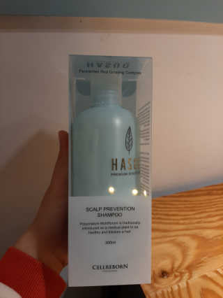 셀리본 하수오 내츄럴 프리벤션 탈모관리 샴푸 300ml — 5점을 준 리뷰어가 2019년 11월 올린 사용 사진