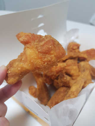 [치킨마루]-  빠사칸윙봉현미 + 콜라 500ml — 5점을 준 리뷰어가 2019년 7월 올린 사용 사진