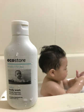 엘루스벤 에코스토어_베이비 바디워시_200ML — 4.33점을 준 리뷰어가 2017년 6월 올린 사용 사진