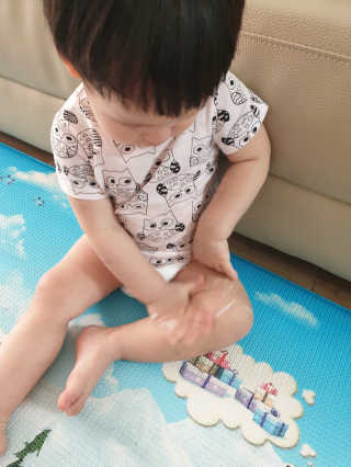 아토앤오투 아토엔오투 옥시젠 베이비 로션 — 5점을 준 리뷰어가 2019년 4월 올린 사용 사진