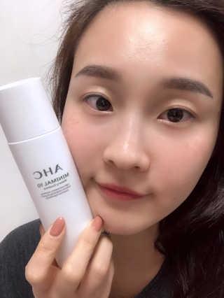 AHC 에이 에이치 씨 미니멀 10 워터리 에센스 — 4점을 준 리뷰어가 2018년 12월 올린 사용 사진