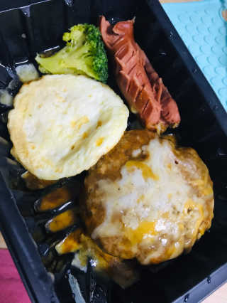 후쿠오카함바그 눈꽃치즈 데미그라스 함박스테이크 240g x3팩 — 4점을 준 리뷰어가 2019년 11월 올린 사용 사진