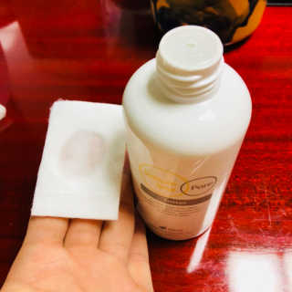 이솔화장품 이솔 세범 리스 포어 토너 200ml — 4.17점을 준 리뷰어가 2018년 8월 올린 사용 사진