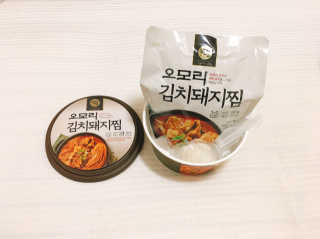 GS25 YOU US  오모리김치돼지찜 — 5점을 준 리뷰어가 2018년 3월 올린 사용 사진