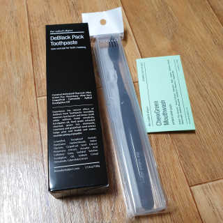 the naked object 디블랙팩치약 디블랙칫솔 세트 — 4점을 준 리뷰어가 2019년 12월 올린 사용 사진