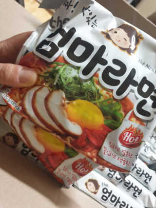 라면 그대로가 제일 맛있는 더엄마라면 — 5점을 준 리뷰어가 2019년 7월 올린 사용 사진