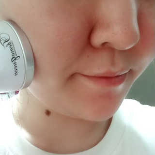 [더마퀸]쿨링스틱 페이스앤아이 — 5점을 준 리뷰어가 2019년 4월 올린 사용 사진