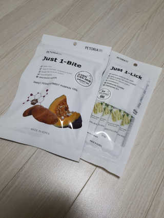 [펫토리아] 한입뚝딱 바이트 + 짜먹는 한입뚝딱 SET — 4점을 준 리뷰어가 2020년 3월 올린 사용 사진