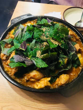 [대성이네_신촌] 깻잎큰닭찜 한마리+사리 中 택2 set — 4점을 준 리뷰어가 2019년 2월 올린 사용 사진