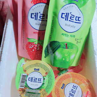 데르뜨 떠먹는 과일 3종, 짜먹는 과일 2종 총 10개 체험 — 5점을 준 리뷰어가 2020년 3월 올린 사용 사진