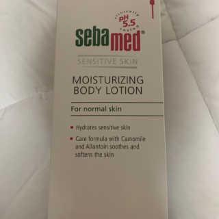 세바메드 모이스처라이징 바디로션 400ml — 5점을 준 리뷰어가 2019년 7월 올린 사용 사진