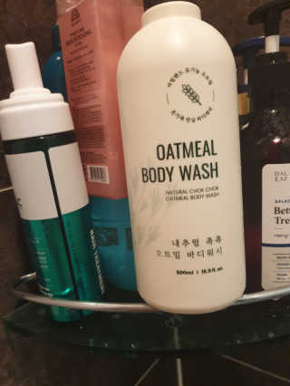 (주)에네스티 내추럴 촉촉  오트밀 바디워시 500ml — 4.5점을 준 리뷰어가 2019년 10월 올린 사용 사진