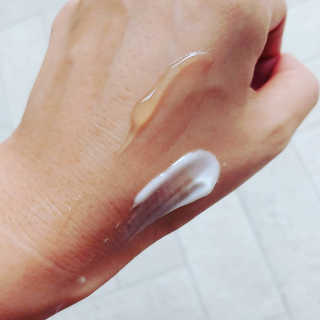토니모리 프롬 강화 맑은 약쑥 두 겹 진정 크림 — 5점을 준 리뷰어가 2019년 9월 올린 사용 사진