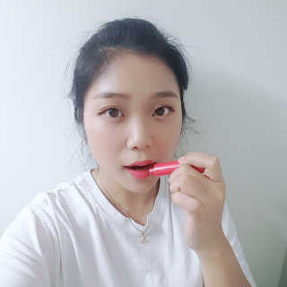 블리스텍스 립 릴리프 크림 립밤, 립 바이브런스 립밤 — 5점을 준 리뷰어가 2018년 11월 올린 사용 사진