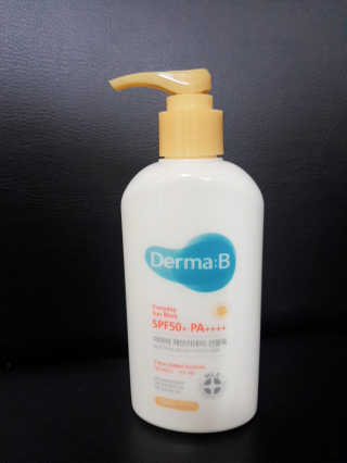 더마비 에브리데이 선블록 SPF50+ PA++++ — 5점을 준 리뷰어가 2019년 4월 올린 사용 사진