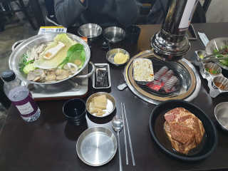 [두툼갈비] 두툼갈비 2인분 + 매콤치즈버섯 set — 5점을 준 리뷰어가 2018년 10월 올린 사용 사진