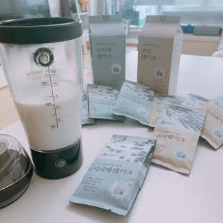[착한습관]건강한 한끼, 귀리 쉐이크와 서리태 쉐이크 — 4.5점을 준 리뷰어가 2019년 9월 올린 사용 사진
