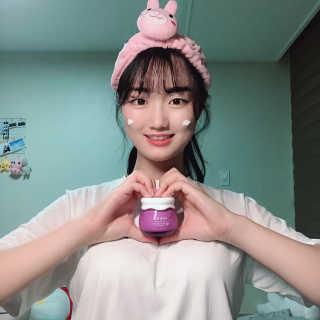 [후르디아] 72시간 블루베리 속살 수분크림 — 5점을 준 리뷰어가 2019년 7월 올린 사용 사진