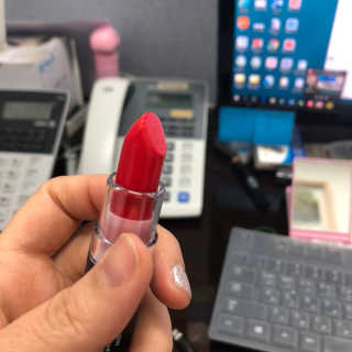 지고트 로맨틱 키스 립스틱 — 5점을 준 리뷰어가 2019년 4월 올린 사용 사진