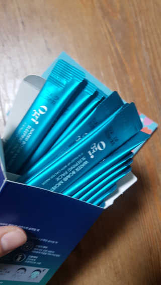 오지아이 워터 밤 모이스처 슬리핑 팩 4ml X 20pcs — 4점을 준 리뷰어가 2019년 12월 올린 사용 사진