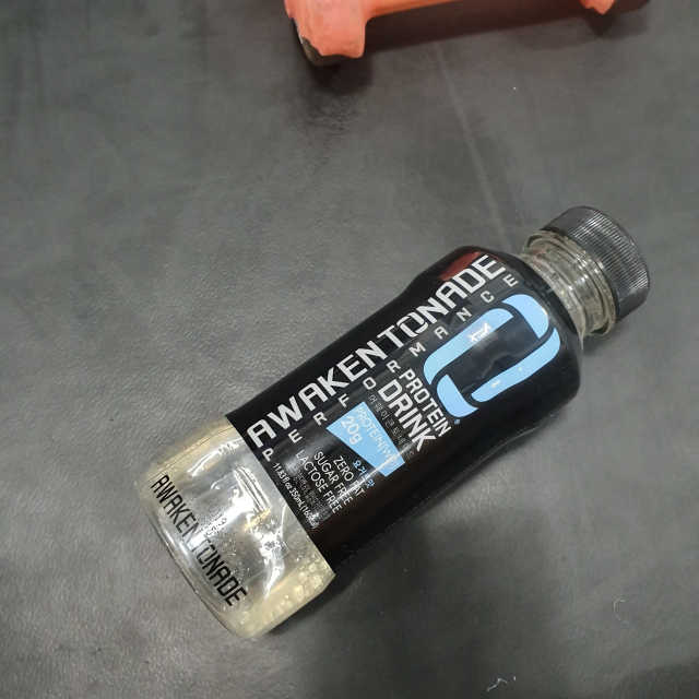 어웨이큰 토네이드 AWAKEN TONADE 리뷰 사진
