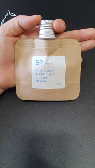 톤28 유기농 블루라이트 방어 UV 차단거리 지성용 B2 — 4점을 준 리뷰어가 2019년 5월 올린 사용 사진