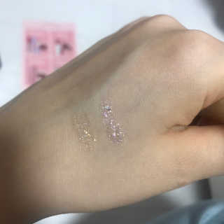[블랙루즈] 펄블리 아이 글리터 2종 — 3.5점을 준 리뷰어가 2019년 1월 올린 사용 사진