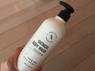 (주)에네스티 내추럴 촉촉  오트밀 바디워시 500ml — 5점을 준 리뷰어가 2019년 12월 올린 사용 사진