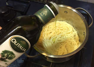올리타리아 올리브오일 + 디마르티노 스파게티면 세트 — 5점을 준 리뷰어가 2019년 1월 올린 사용 사진