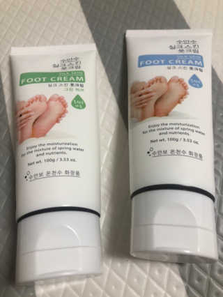 (주)에네스티 에네스티 수안수 실크스킨 풋크림 1+1 — 5점을 준 리뷰어가 2019년 11월 올린 사용 사진