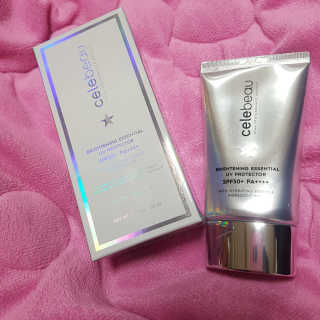 셀레뷰 브라이트닝 에센셜 UV프로텍터 SPF 50+ PA++++ — 5점을 준 리뷰어가 2017년 12월 올린 사용 사진