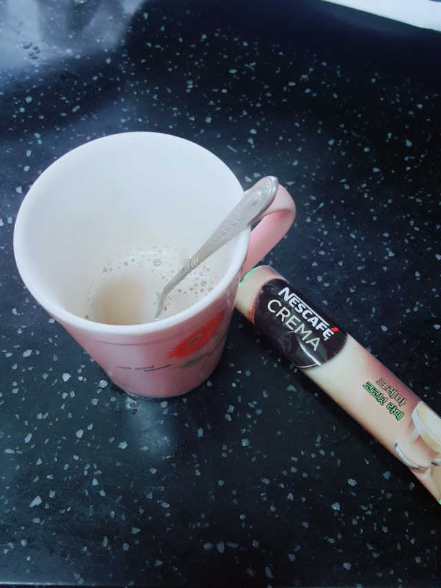 네스카페 크레마 코코넛라떼 리뷰 사진