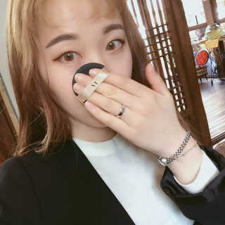 브이티 코스메틱 VT 리얼 콜라겐 팩트 — 5점을 준 리뷰어가 2017년 4월 올린 사용 사진