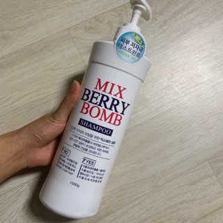 (주)에네스티 믹스베리 단백질 폭탄 샴푸 1000g — 5점을 준 리뷰어가 2019년 9월 올린 사용 사진