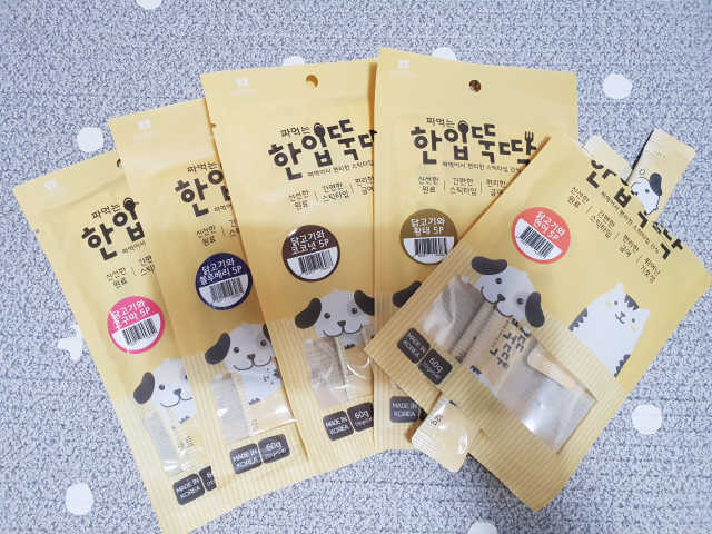 [펫토리아] 강아지,고양이겸용 짜먹는 한입뚝딱 리뷰 사진