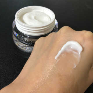 헤브닝 인텐시브 주름개선크림 50ml — 5점을 준 리뷰어가 2018년 9월 올린 사용 사진