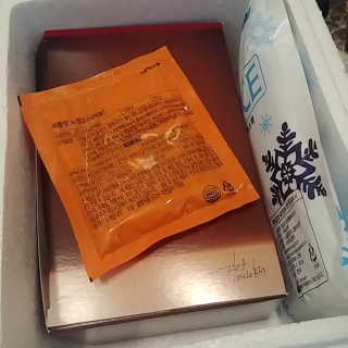 행복먹거리공작소 맥족. 맥주에 빠진 족발 550g + 마늘소스 70g — 5점을 준 리뷰어가 2020년 2월 올린 사용 사진