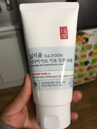 일리윤 세라마이드 아토 집중 크림 — 5점을 준 리뷰어가 2017년 9월 올린 사용 사진