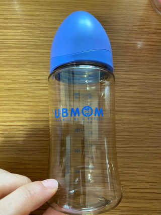 유비맘 PPSU 젖병 노꼭지_260ml_컬러 랜덤 발송 — 5점을 준 리뷰어가 2020년 2월 올린 사용 사진