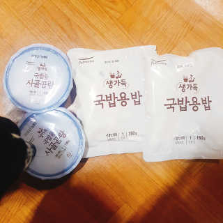 [풀무원] 사골곰탕국밥 황태해장국밥 — 5점을 준 리뷰어가 2018년 6월 올린 사용 사진