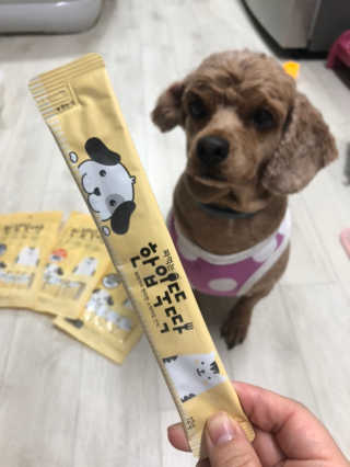 [펫토리아]짜먹는 한입뚝딱 강아지.고양이 마약간식 — 5점을 준 리뷰어가 2019년 7월 올린 사용 사진