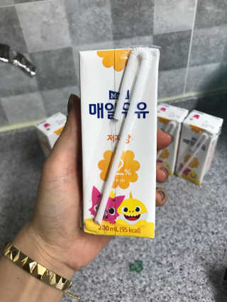 매일우유 멸균 매일우유 저지방 2프로 멸균 핑크퐁 에디션 6입 — 5점을 준 리뷰어가 2017년 12월 올린 사용 사진
