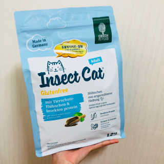 그린펫푸드 인섹트캣 글루텐프리（1.2KG） — 5점을 준 리뷰어가 2019년 9월 올린 사용 사진