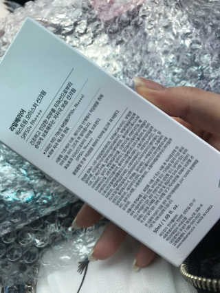 리얼베리어 익스트림 모이스처 선크림 SPF50+ PA++++ — 5점을 준 리뷰어가 2019년 4월 올린 사용 사진