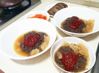 유천냉면 유천 비빔냉면 2인분+메밀지짐만두 280g — 5점을 준 리뷰어가 2018년 6월 올린 사용 사진
