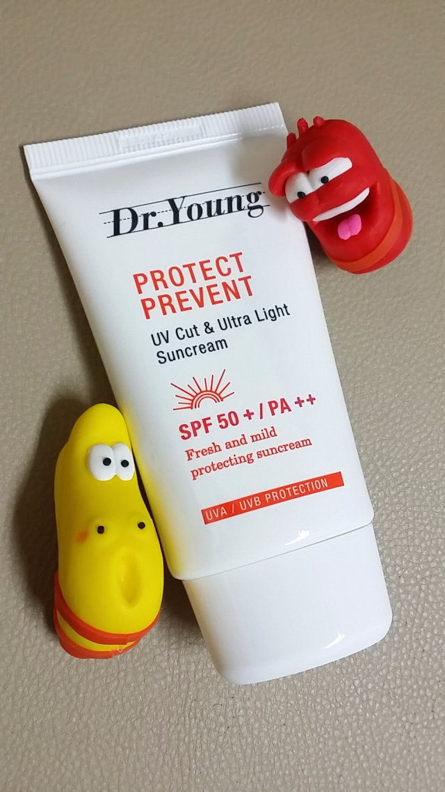 닥터영 유브이 컷 앤 울트라 라이트 썬크림 SPF50+ PA++ 50ml 리뷰 사진