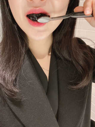 the naked object 디블랙팩치약 디블랙칫솔 세트 — 2.5점을 준 리뷰어가 2020년 1월 올린 사용 사진