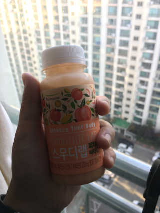 풀무원 스무디랩 피치&비타 — 5점을 준 리뷰어가 2017년 11월 올린 사용 사진